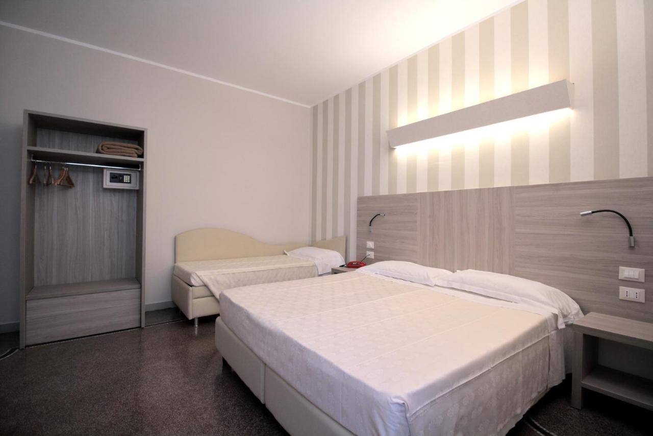 Hotel Vittoria Genoa Luaran gambar