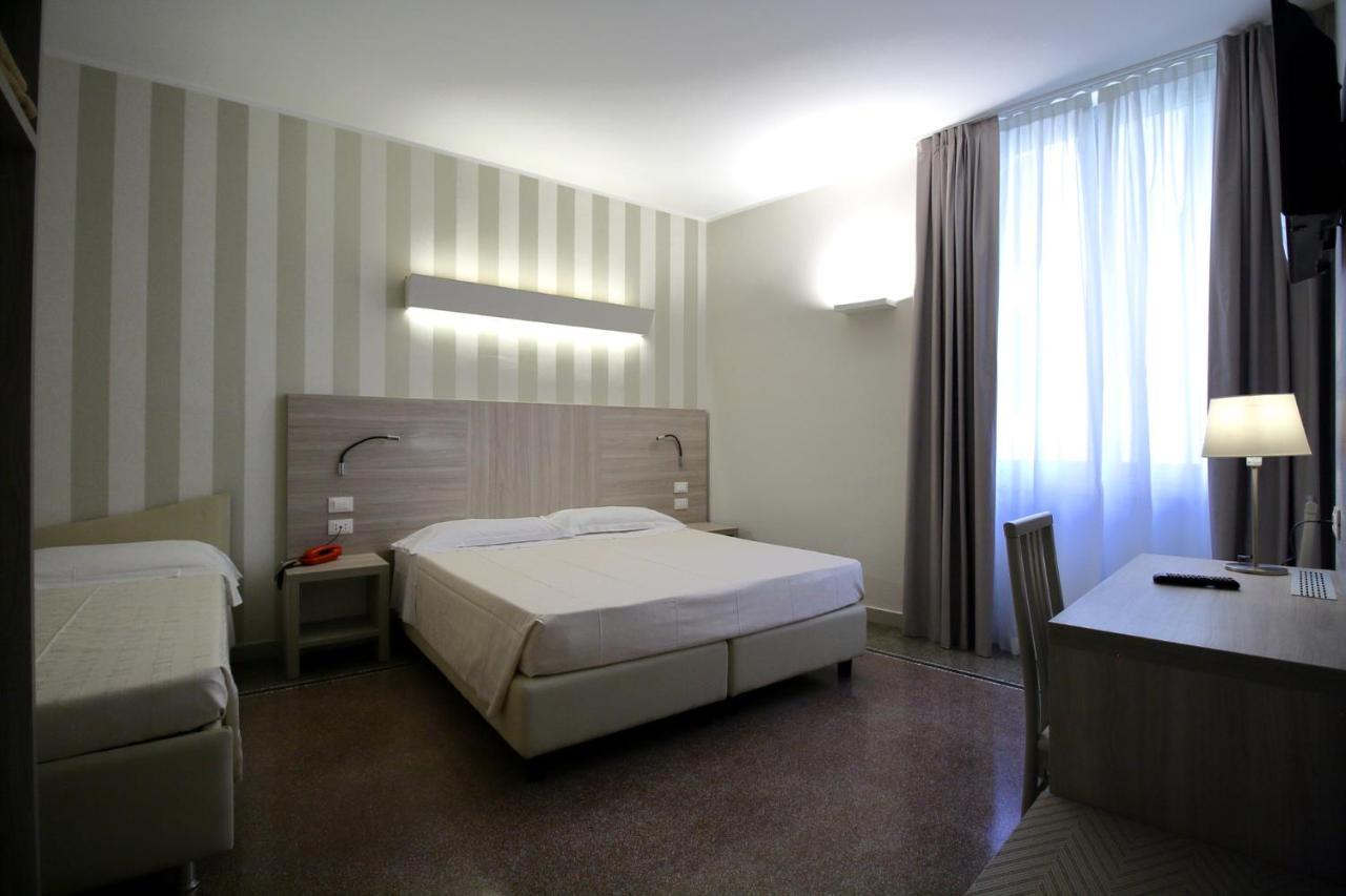 Hotel Vittoria Genoa Luaran gambar