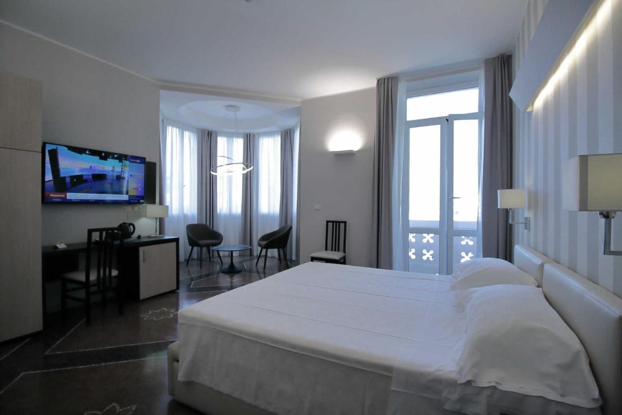Hotel Vittoria Genoa Luaran gambar