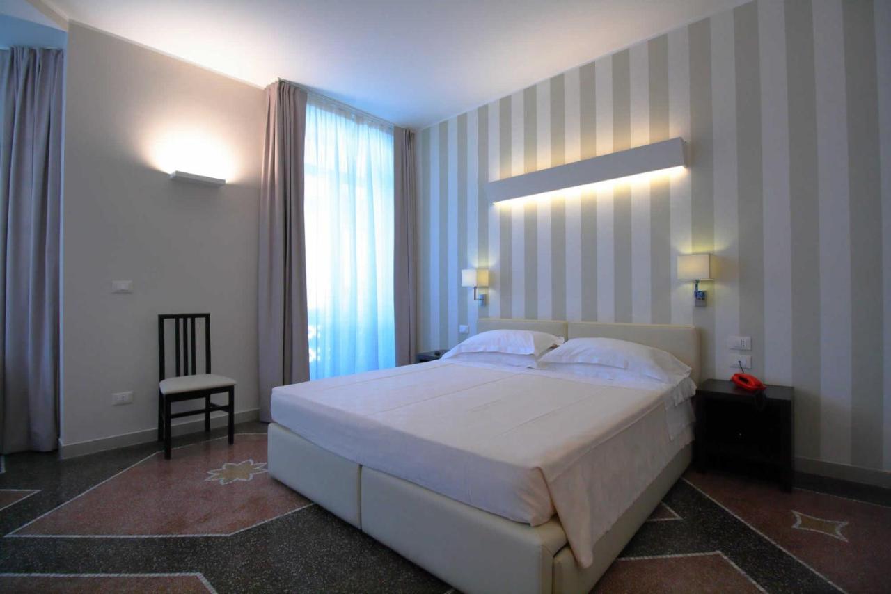 Hotel Vittoria Genoa Luaran gambar