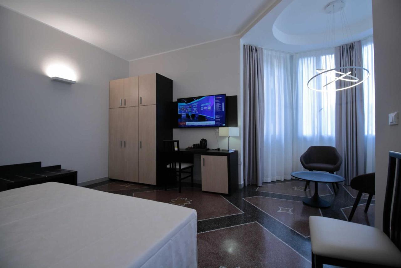 Hotel Vittoria Genoa Luaran gambar