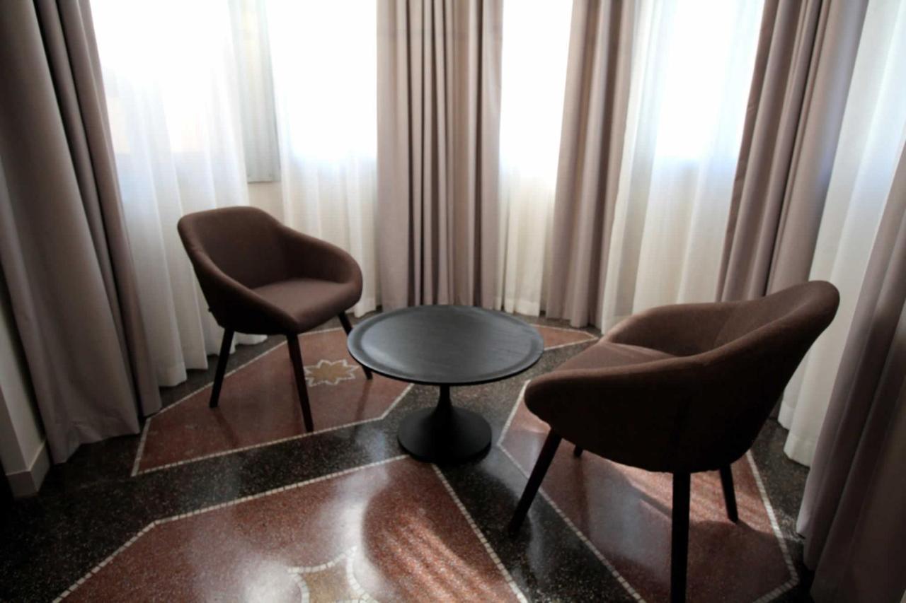 Hotel Vittoria Genoa Luaran gambar