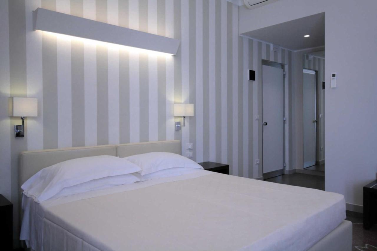 Hotel Vittoria Genoa Luaran gambar