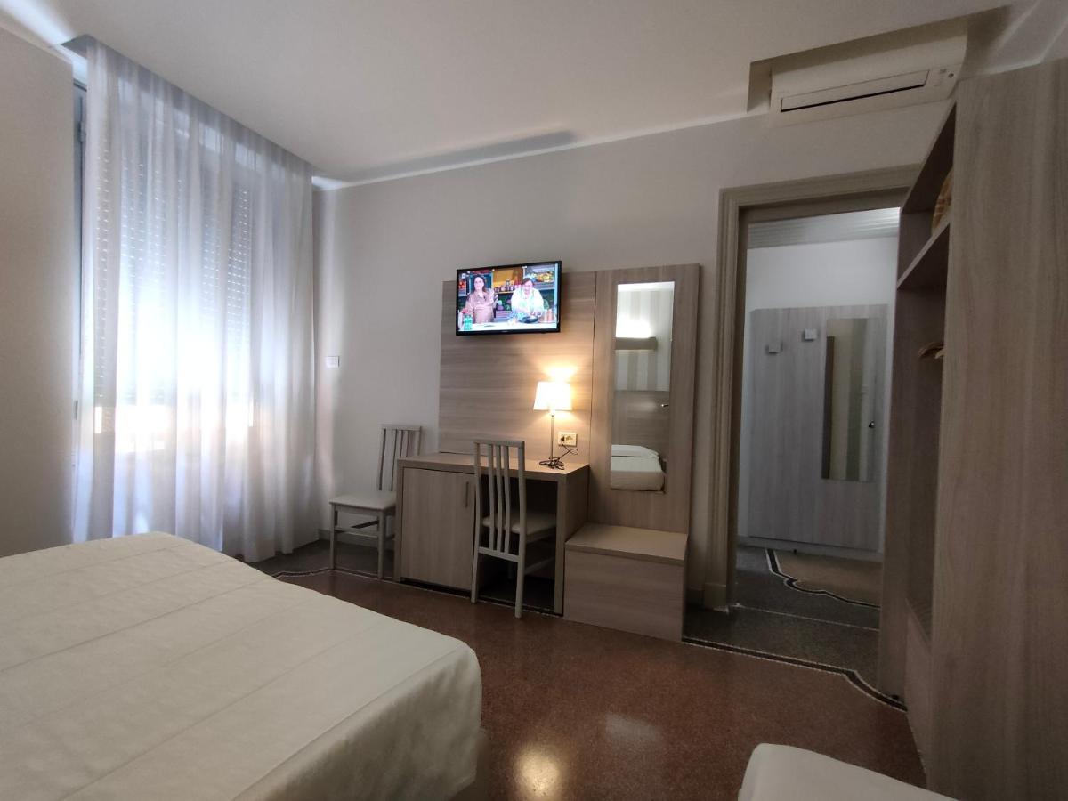 Hotel Vittoria Genoa Luaran gambar