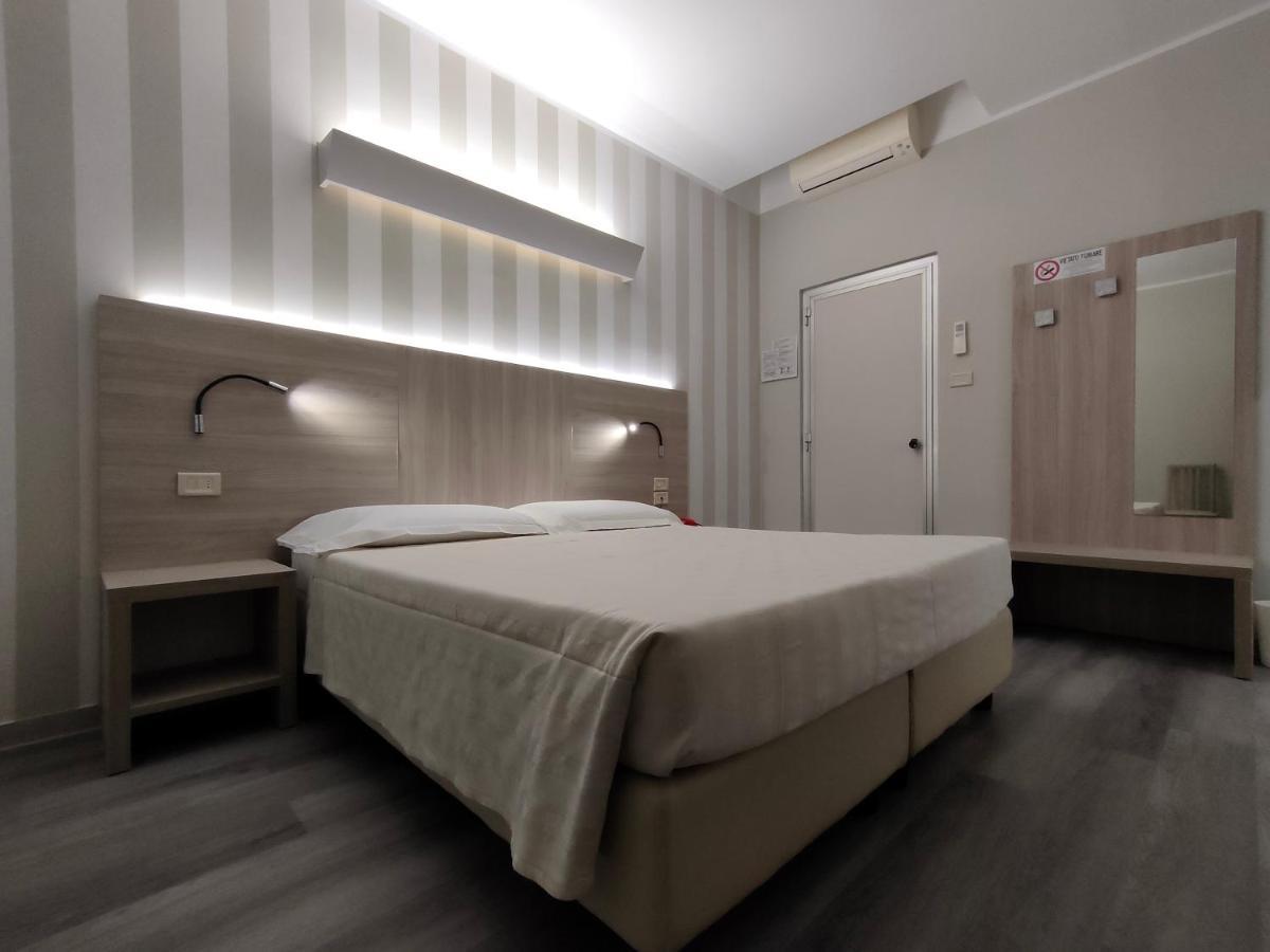 Hotel Vittoria Genoa Luaran gambar