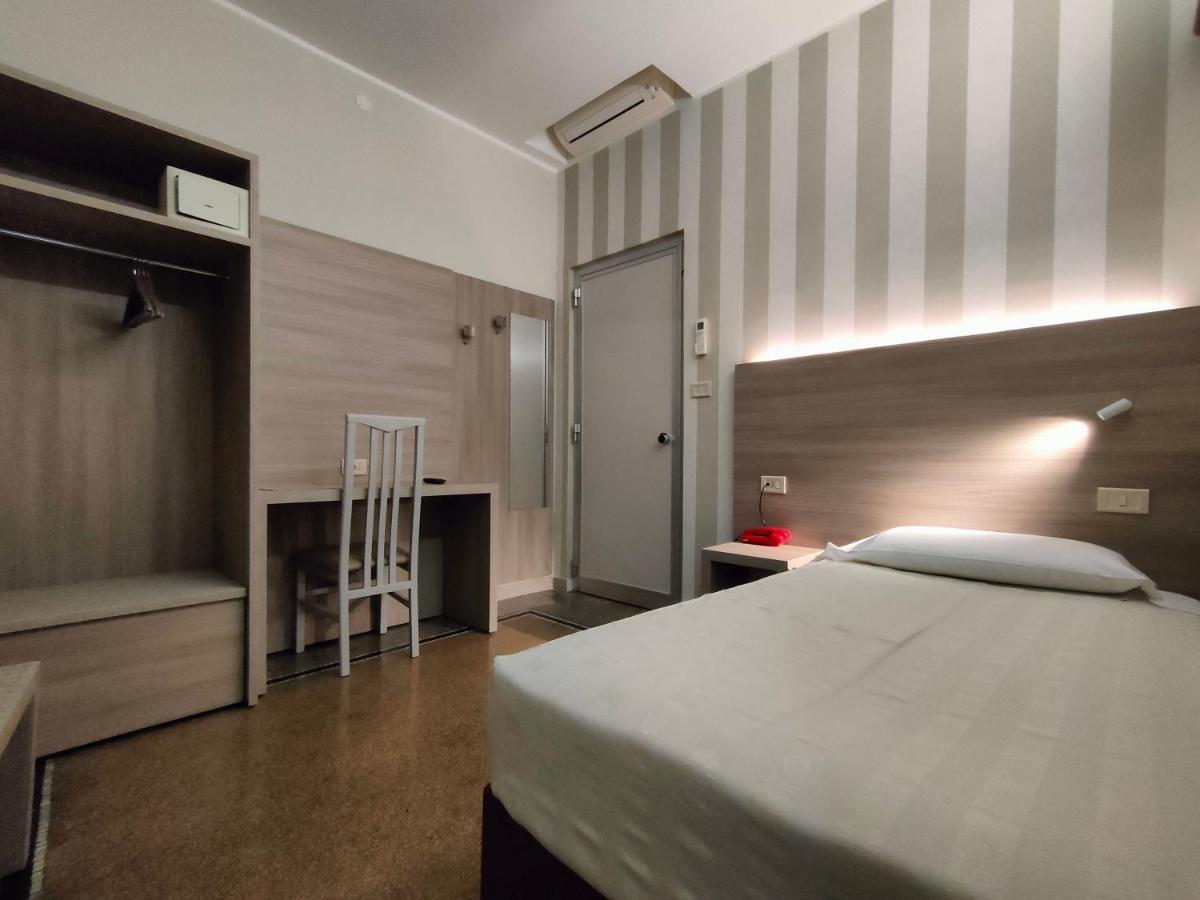 Hotel Vittoria Genoa Luaran gambar