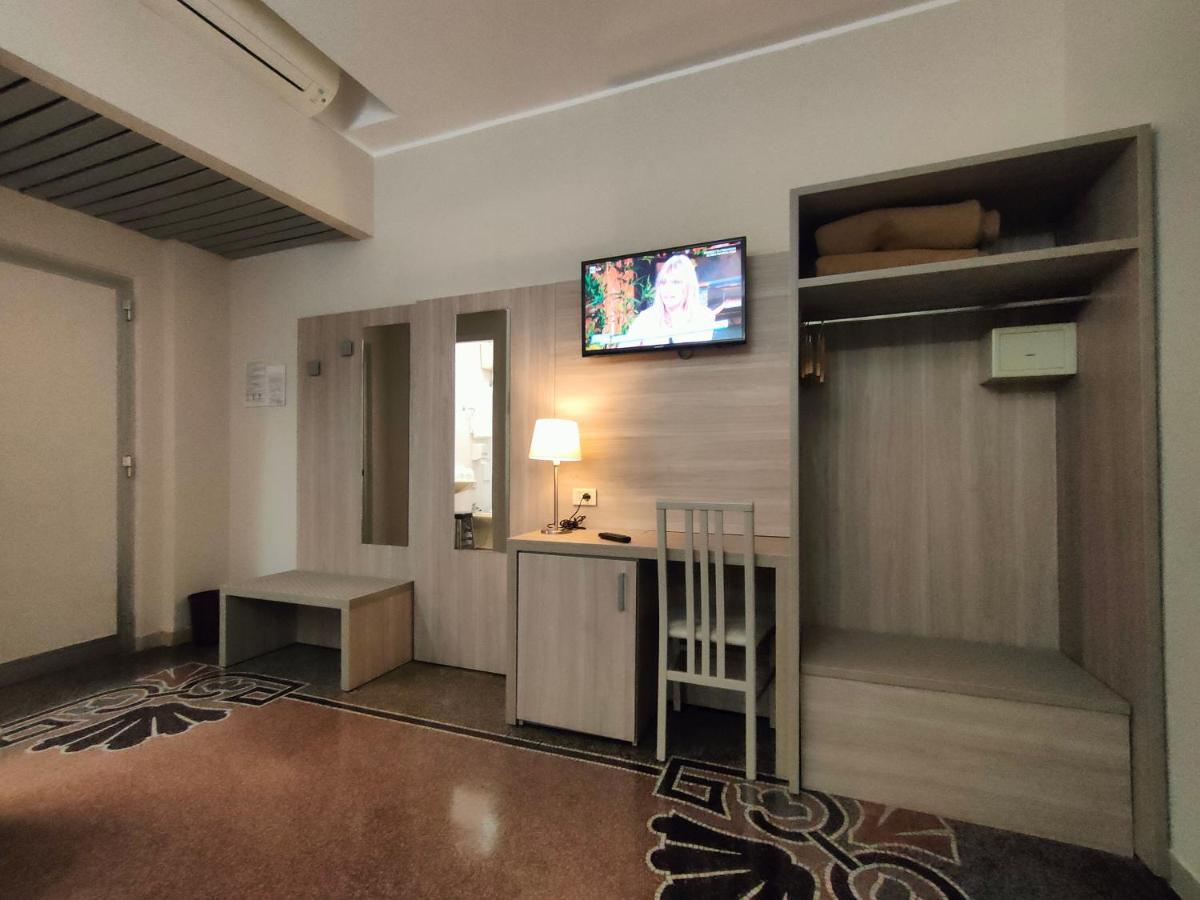 Hotel Vittoria Genoa Luaran gambar