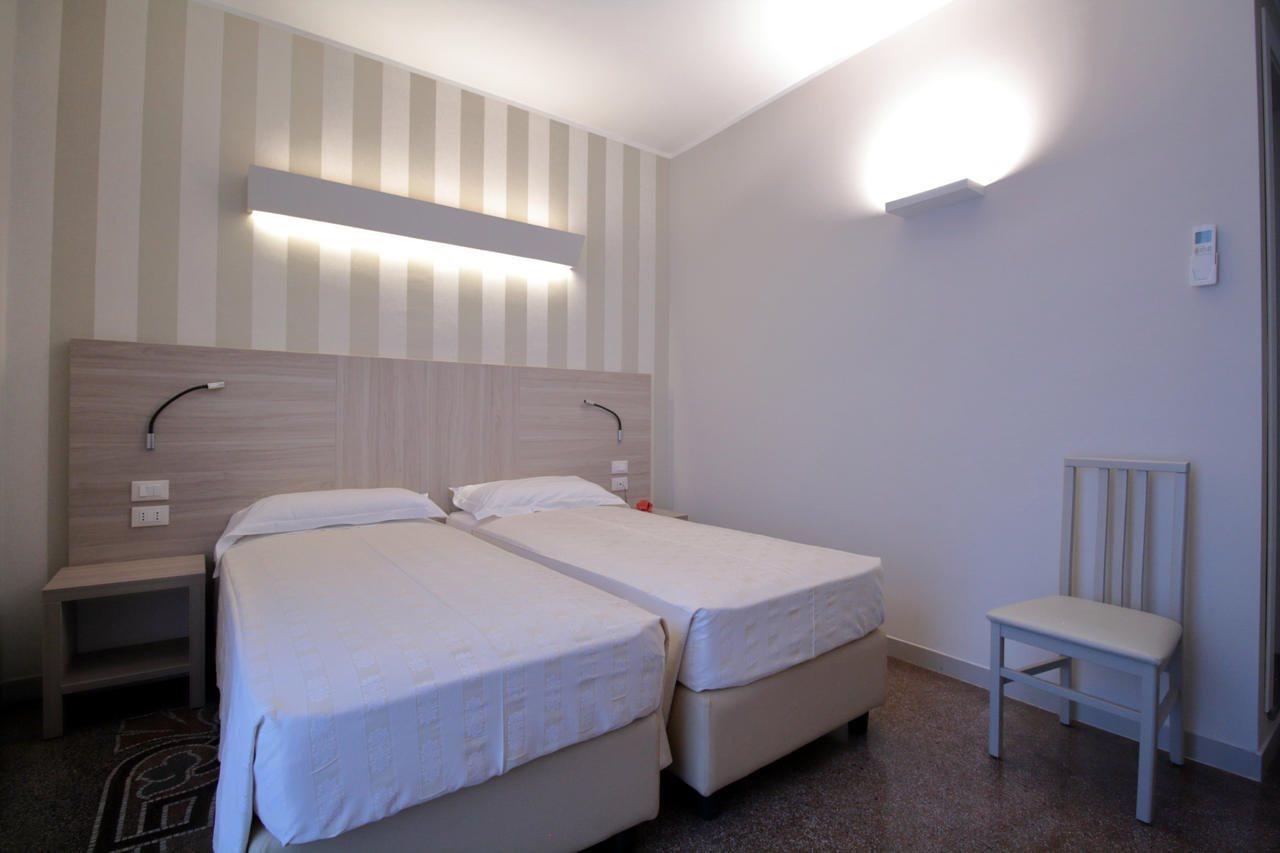 Hotel Vittoria Genoa Luaran gambar