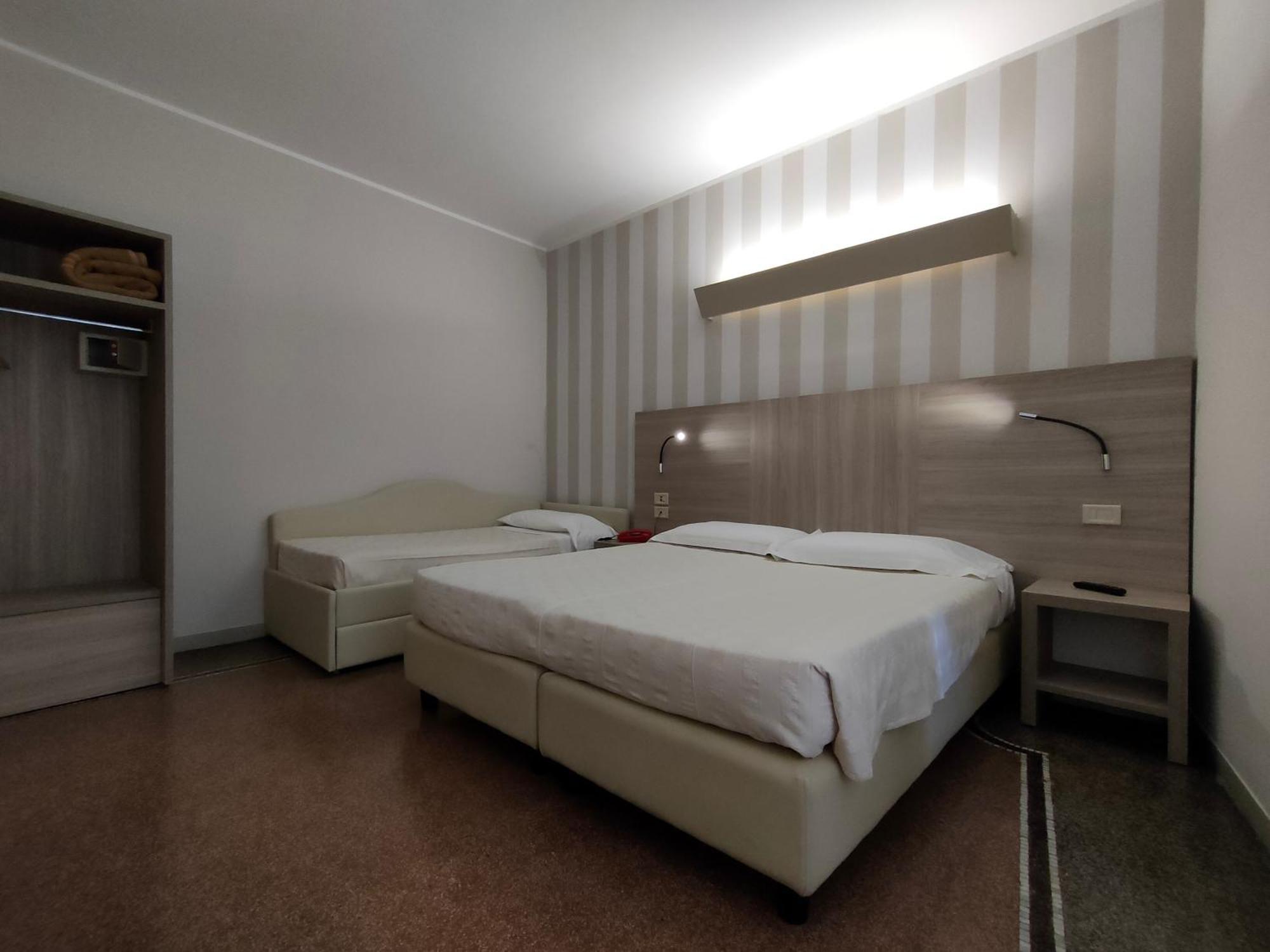 Hotel Vittoria Genoa Bilik gambar