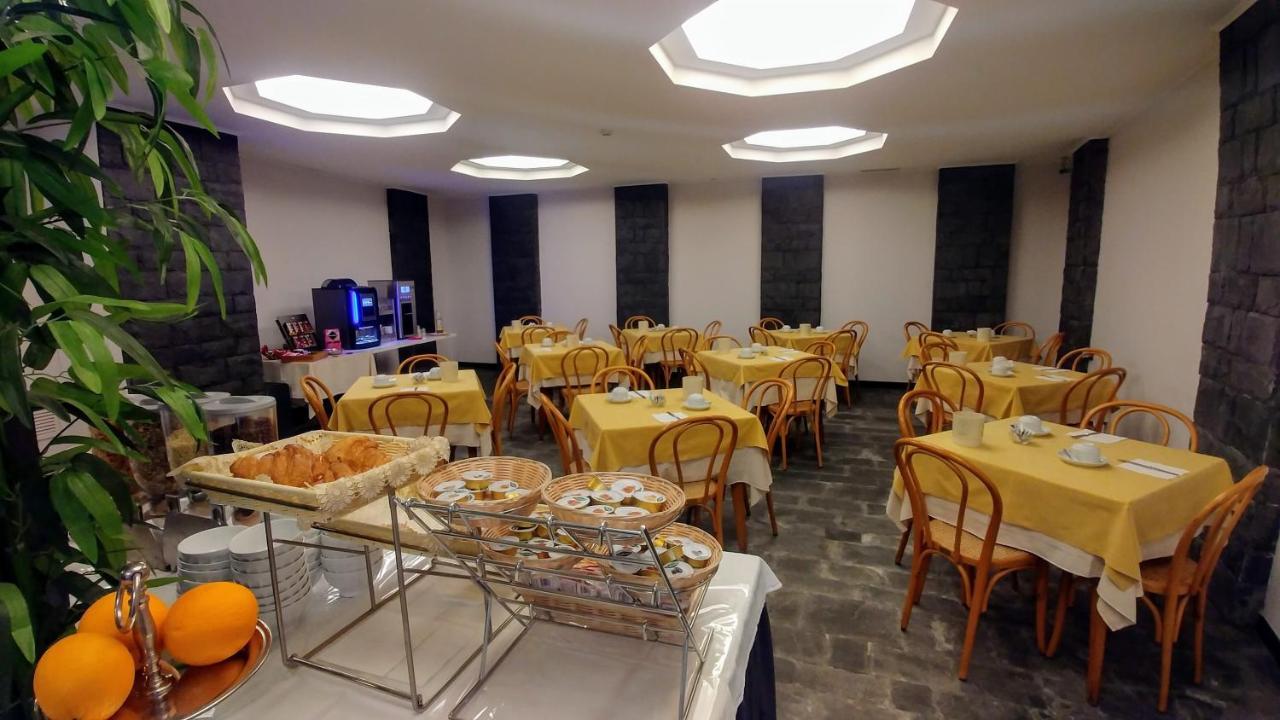Hotel Vittoria Genoa Luaran gambar